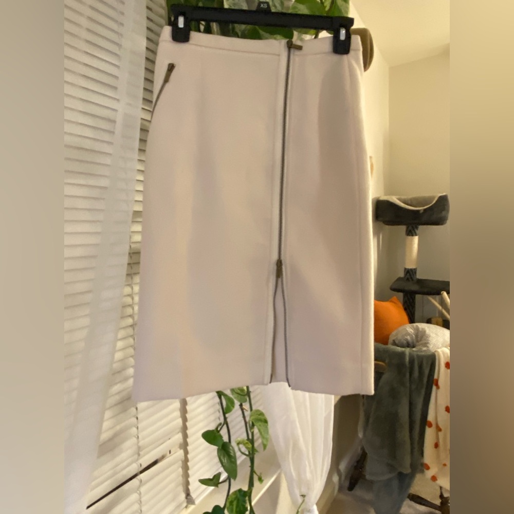 J Crew Creamy White Pencil Skit size 2